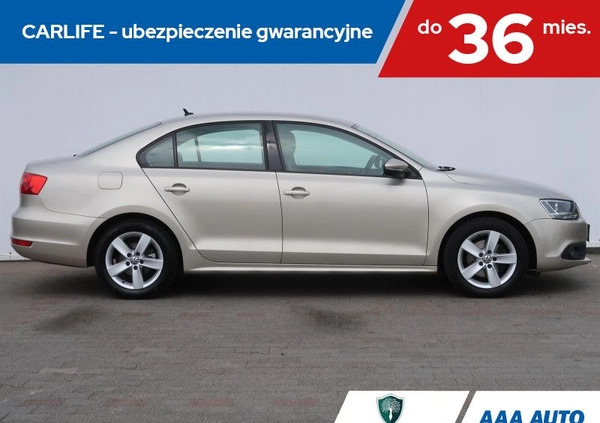 Volkswagen Jetta cena 36000 przebieg: 98237, rok produkcji 2012 z Bojanowo małe 121